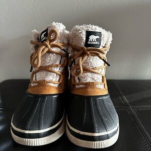 Sorel Black and Tan Out N About Waterproof Boots